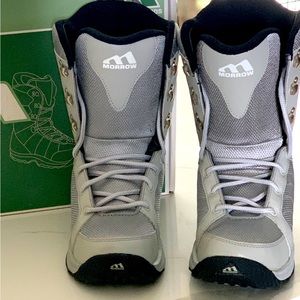 NWT- Morrow snowboard boots- size 5
